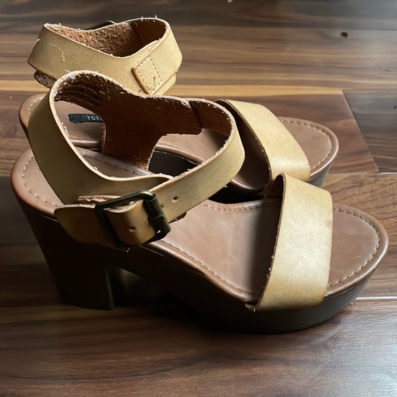 Forever 21 sandals size 6 - Picture 1 of 5